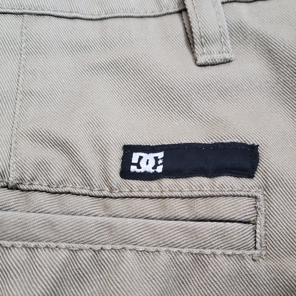 DC Shoe Co. Tan shorts, Size: 30 Style: Intro, RN#93220 - Picture 8 of 8